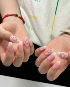 Xu hướng mẫu nail tiểu thư phong cách Hàn Quốc 2025 18 Mau Nail Cho Cac Nang Tieu Thu Nhe Nhang