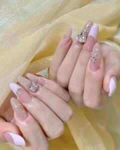 Xu hướng mẫu nail tiểu thư phong cách Hàn Quốc 2025 31 Mau Nail Dinh Da Sang Chanh Tieu Thu