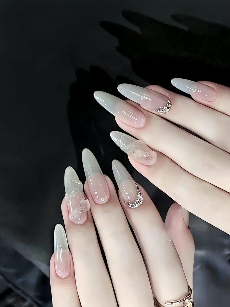 40+ Mẫu Nail Con Rắn Đẹp – Quyến Rũ, Cá Tính Và Thần Bí 15 Mau Nail Ran Noi Trong Ket Hop Dinh Da Xinh Xan (1)