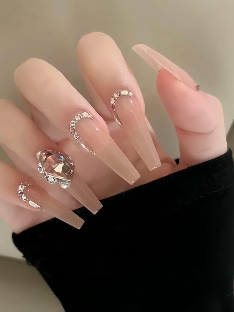 20+ Mẫu Nail Sinh Nhật Đẹp Nhất 2025 Bạn Không Nên Bỏ Lỡ 31 Mau Nail Sinh Nhat Form Thang Dai Ket Hop Dinh Da