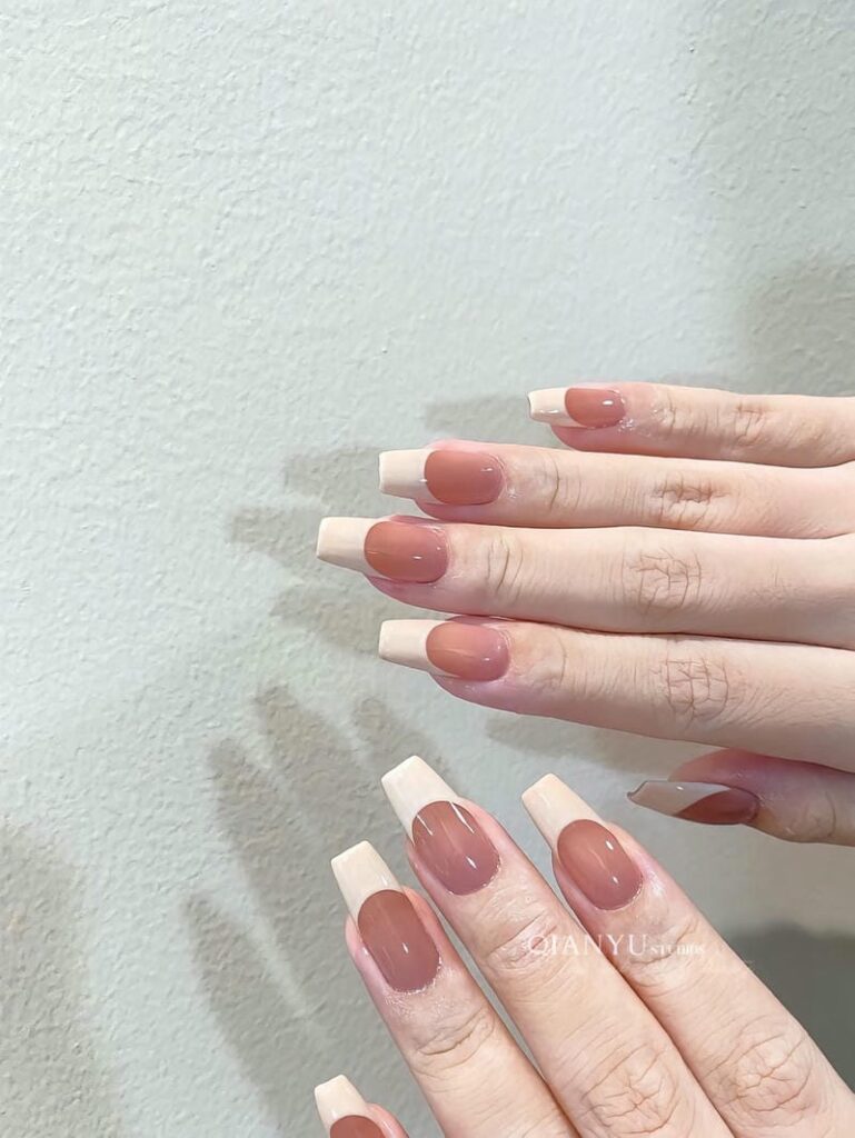 20+ Mẫu Nail Sinh Nhật Đẹp Nhất 2025 Bạn Không Nên Bỏ Lỡ 12 Mau Nail Sinh Nhat French Dau Mong Trang 769x1024