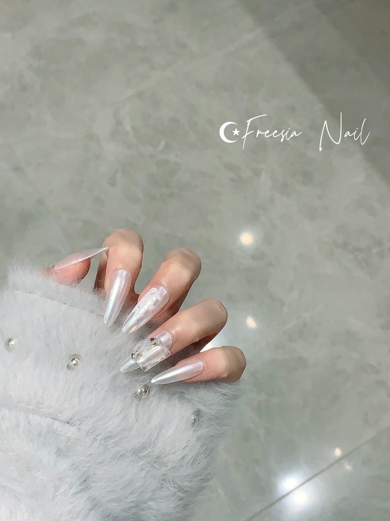 20+ Mẫu Nail Sinh Nhật Đẹp Nhất 2025 Bạn Không Nên Bỏ Lỡ 14 Mau Nail Sinh Nhat Ket Hop Hieu Ung Trang Guong