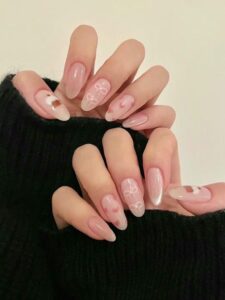 Xu hướng mẫu nail tiểu thư phong cách Hàn Quốc 2025 16 Mau Nail Tieu Thu Desgin Don Gian 768x1024