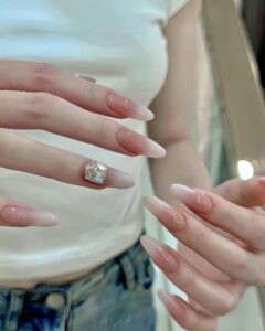 Xu hướng mẫu nail tiểu thư phong cách Hàn Quốc 2025 36 Mau Nail Tieu Thu Dinh Da Sang Chanh