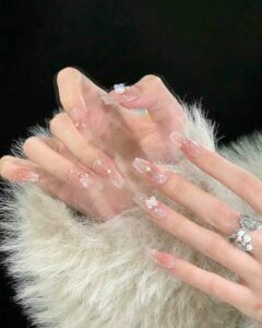 Xu hướng mẫu nail tiểu thư phong cách Hàn Quốc 2025 17 Mau Nail Tieu Thu Form Vuong 768x961