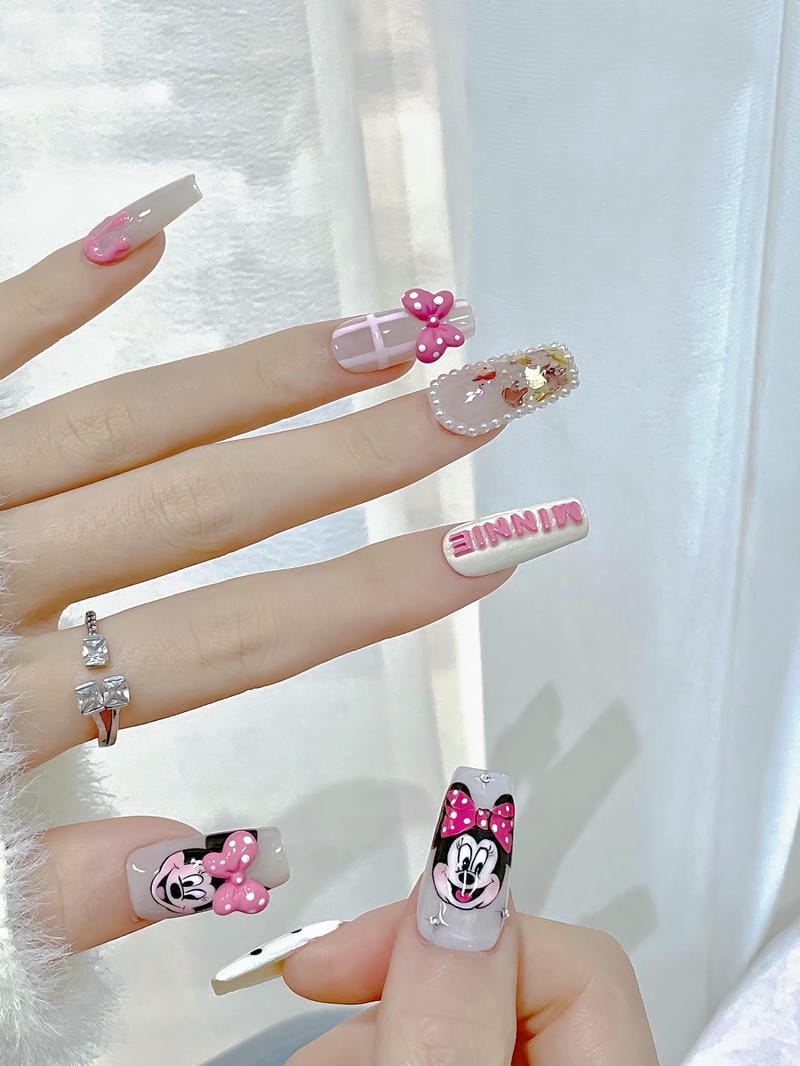 59+ mẫu nail chuột Mickey dễ thương, nổi bật cho nàng mê hoạt hình 2 Mau Nail Ve Chuot Mickey Tone Hong Xinh Xan