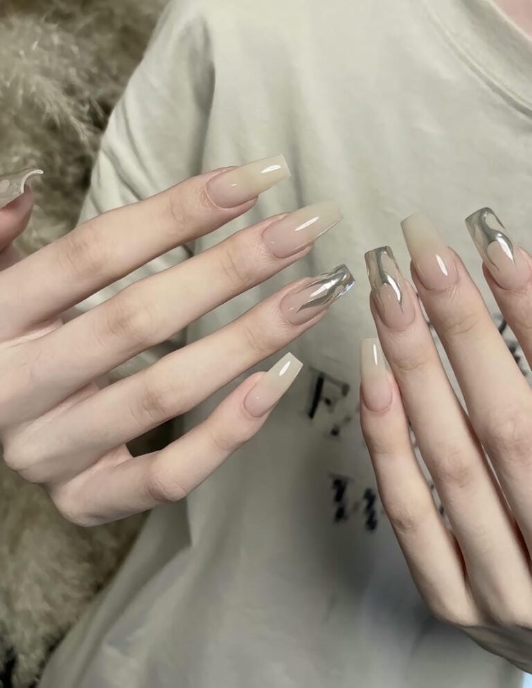 20+ mẫu nail ngọn lửa độc đáo, cá tính cực cháy cho nàng phá cách 20 Mau Nail Ve Ngon Lua Ket Hop Hieu Ung Trang Guong 768x994