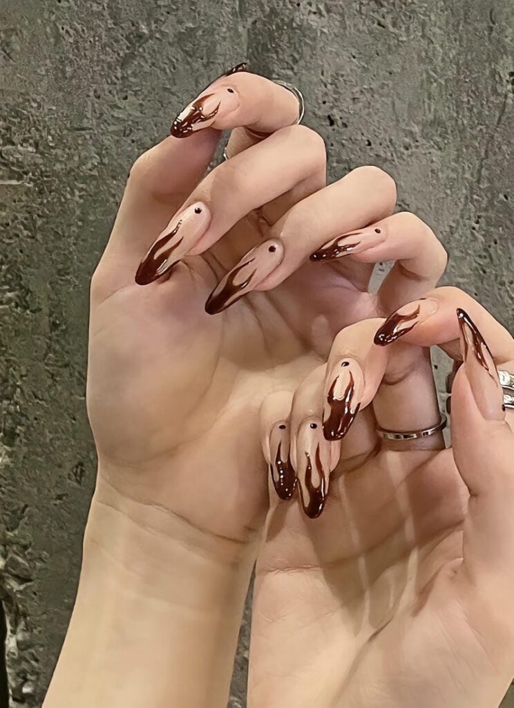 20+ mẫu nail ngọn lửa độc đáo, cá tính cực cháy cho nàng phá cách 10 Mau Nail Ve Ngon Lua Mau Do Noi Bat 744x1024