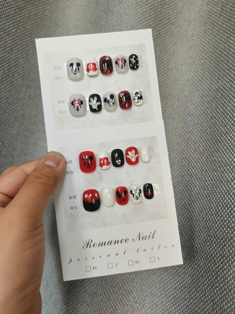 59+ mẫu nail chuột Mickey dễ thương, nổi bật cho nàng mê hoạt hình 3 Nhung Mau Nail Mickey Nhe Nhang