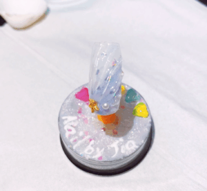 Mẫu Nail Vỏ Sò Ngọc Trai: 30+ Thiết Kế Sang Trọng Cho Nàng 6 Mau Nail Vo So Ngoc Trai (1)