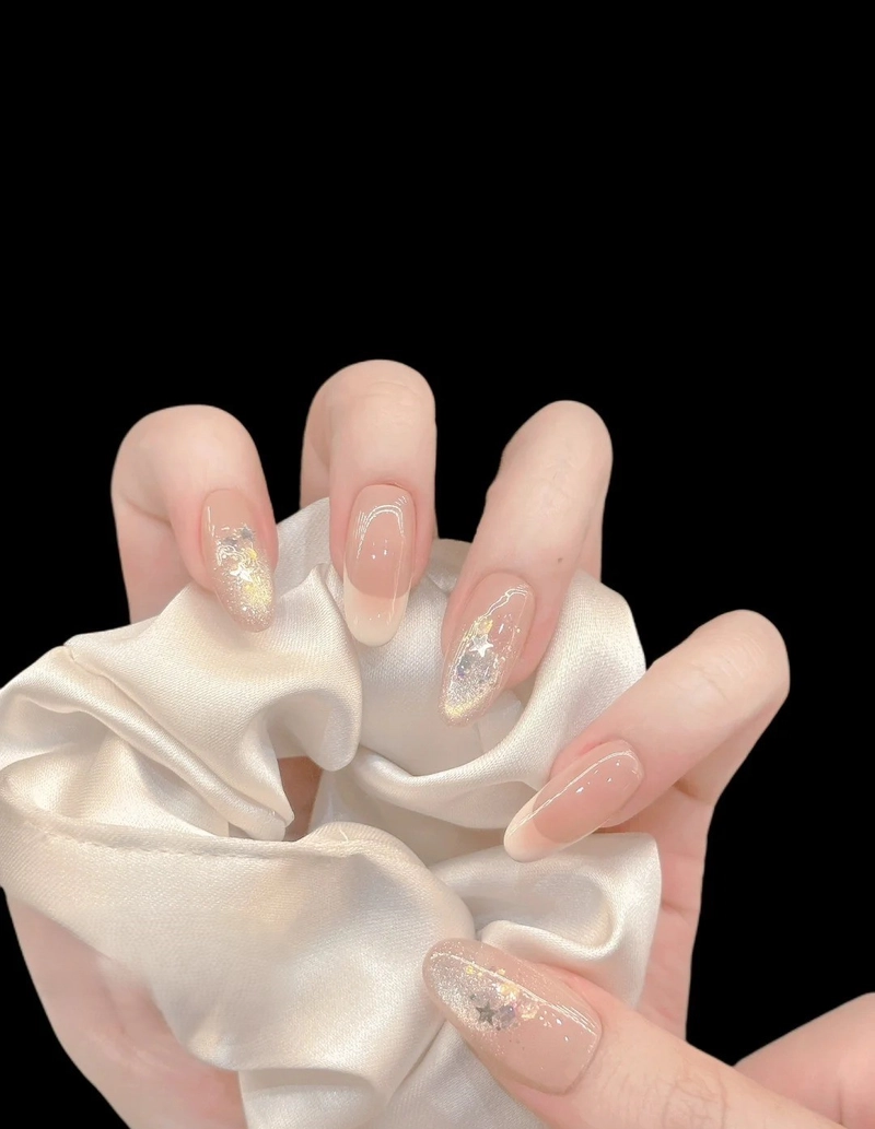50+ Mẫu nail Tay kỷ yếu hot trend đẹp nhất năm 2025 11 Nail Ky Yeu 30