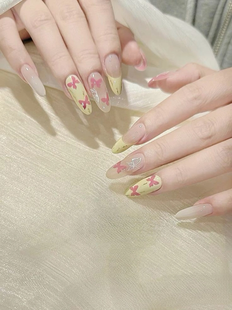 50+ Mẫu nail Tay kỷ yếu hot trend đẹp nhất năm 2025 13 Nail Ky Yeu 8