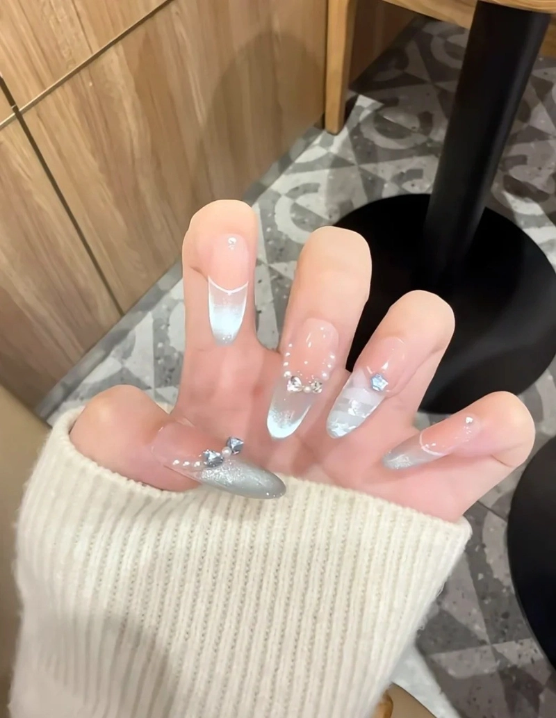 30 Mẫu nail xanh dương pastel nhẹ nhàng cho nàng bánh bèo 12 Nail Xanh Duong 24