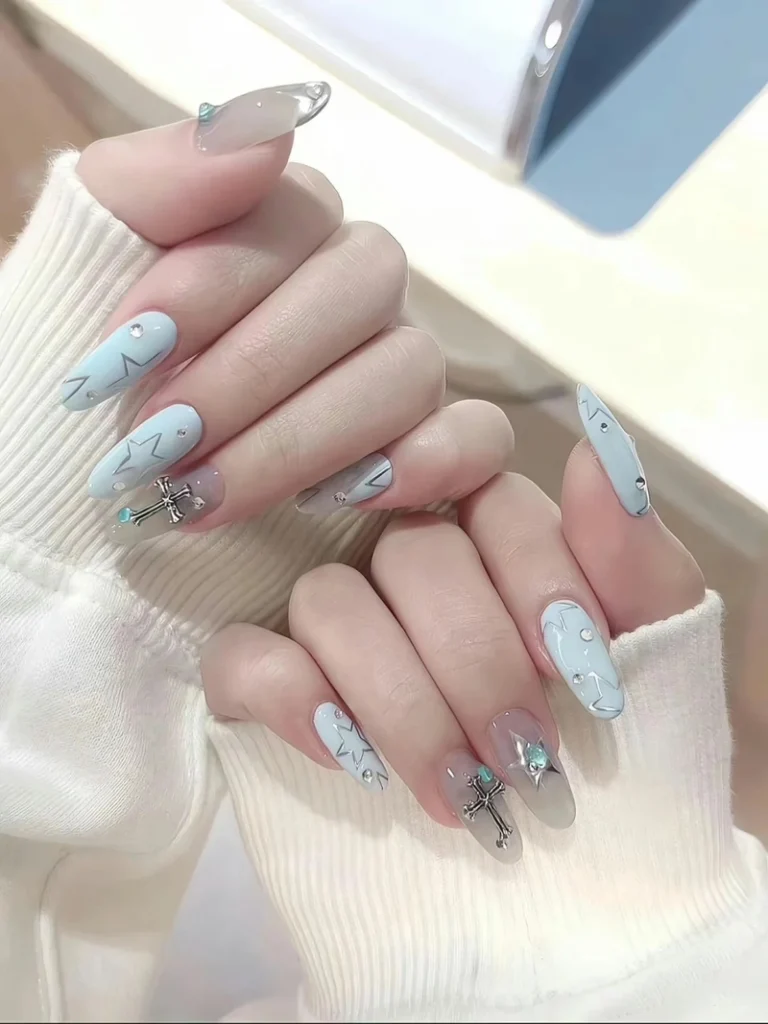 30 Mẫu nail xanh dương pastel nhẹ nhàng cho nàng bánh bèo 31 Nail Xanh Duong 33 768x1024