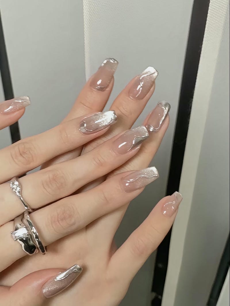 Mẫu Nail Màu Bạc 50+ Thiết Kế Sang Trọng & Cuốn Hút 2025 Mau Mong Mau Bac Desgin Dep