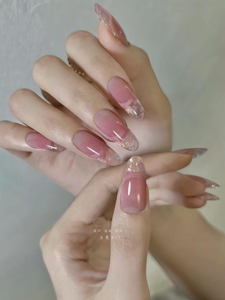 Top những mẫu nail chụp kỷ yếu đẹp siêu xinh cho các nàng 9 Mau Mong Mau Hong Thach Chup Ky Yeu Nhe Nhang