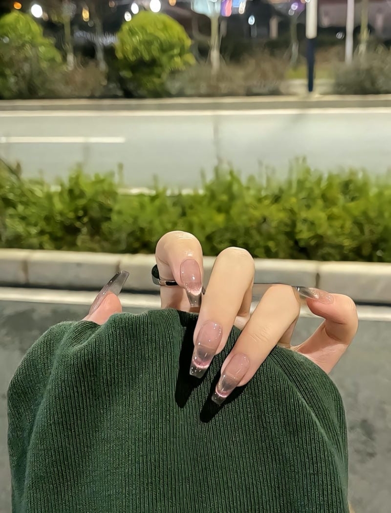 Top những mẫu nail móng thang vuông hiện đại sắc sảo, tôn dáng tay 19 Mau Mong Thang Don Gian