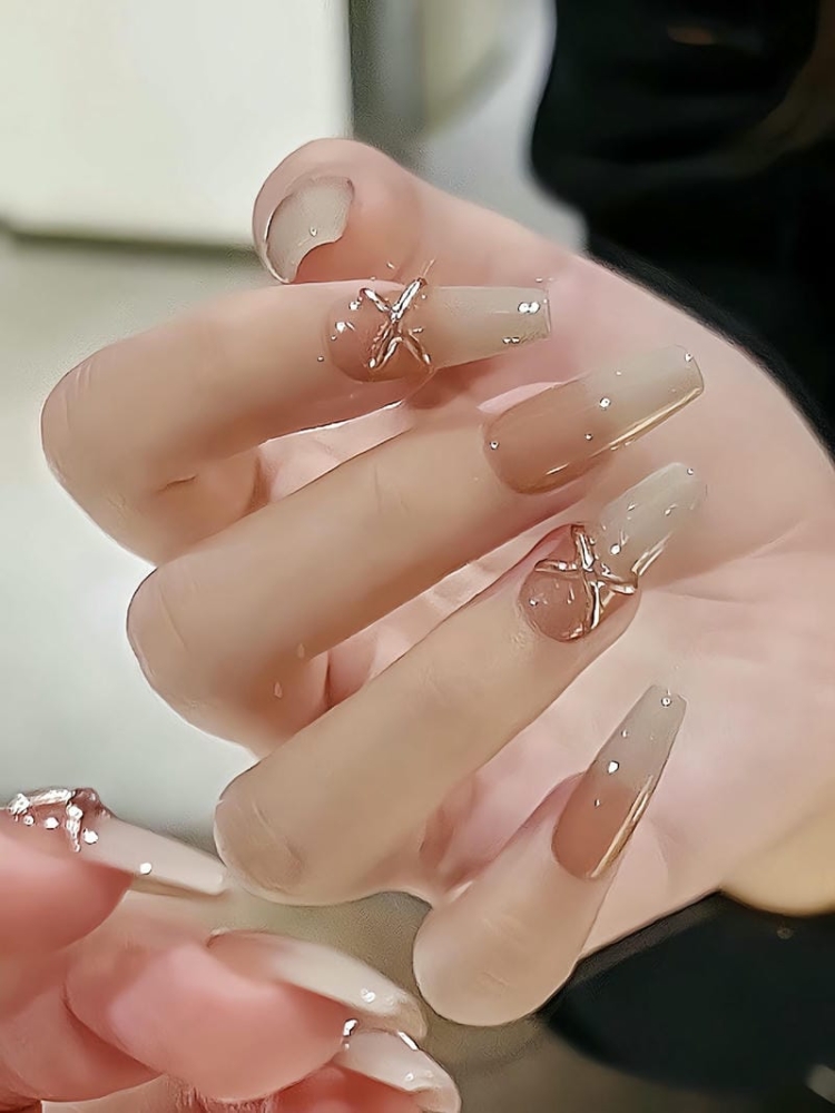 Top những mẫu nail móng thang vuông hiện đại sắc sảo, tôn dáng tay 7 Mau Mong Thang Mau Thach Desgin Don Gian