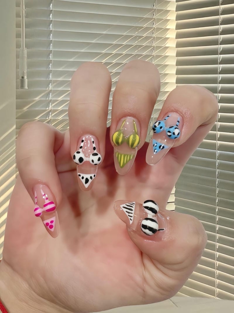 15+ Mẫu nail độc lạ táo bạo có một không hai 13 Mau Mong Ve Bikini Doc La