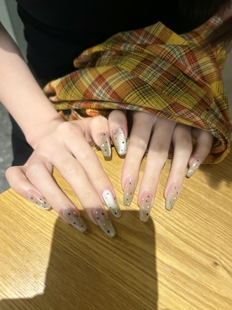 Top 10 mẫu nail chấm bi trẻ trung, sang chảnh hot nhất hiện nay 6 Mau Nail Cham Bi De Thuong