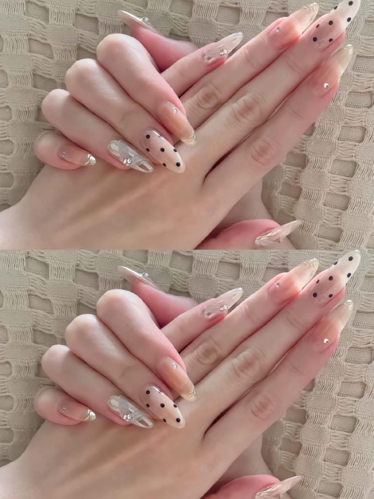 Top 10 mẫu nail chấm bi trẻ trung, sang chảnh hot nhất hiện nay 5 Mau Nail Cham Bi Dep