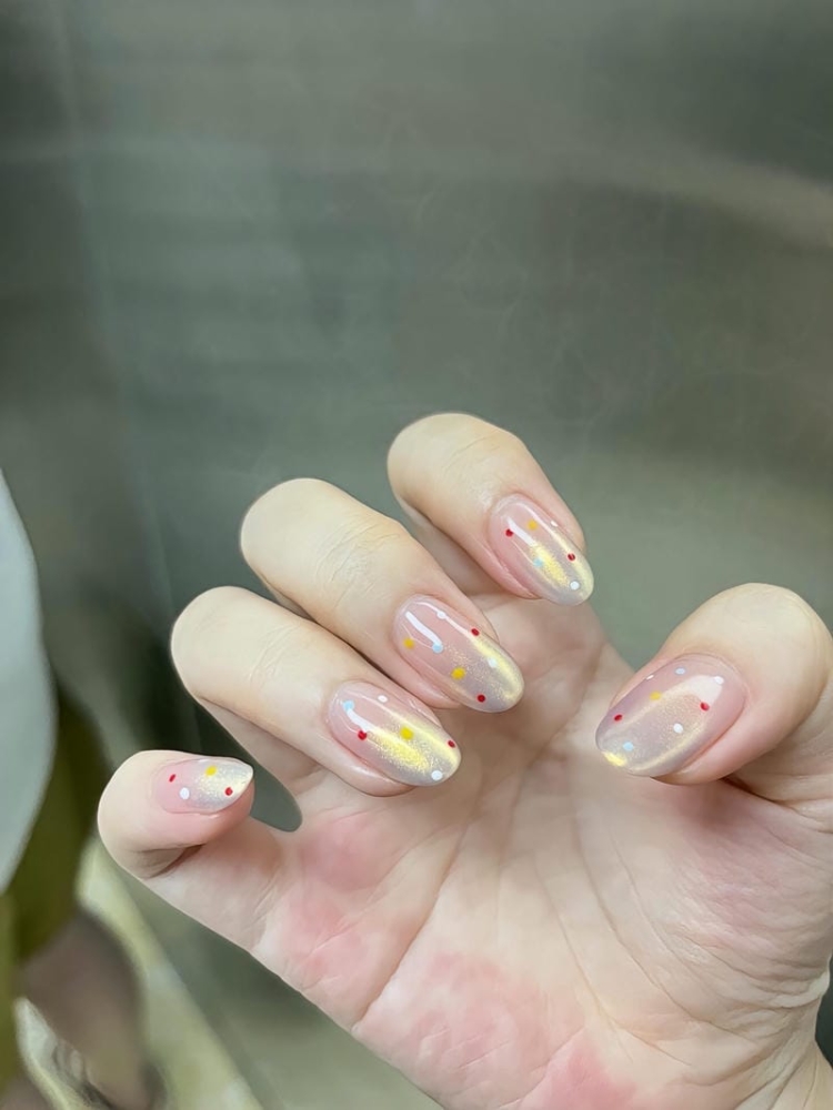 Top 10 mẫu nail chấm bi trẻ trung, sang chảnh hot nhất hiện nay 8 Mau Nail Cham Bi Don Gian Dep