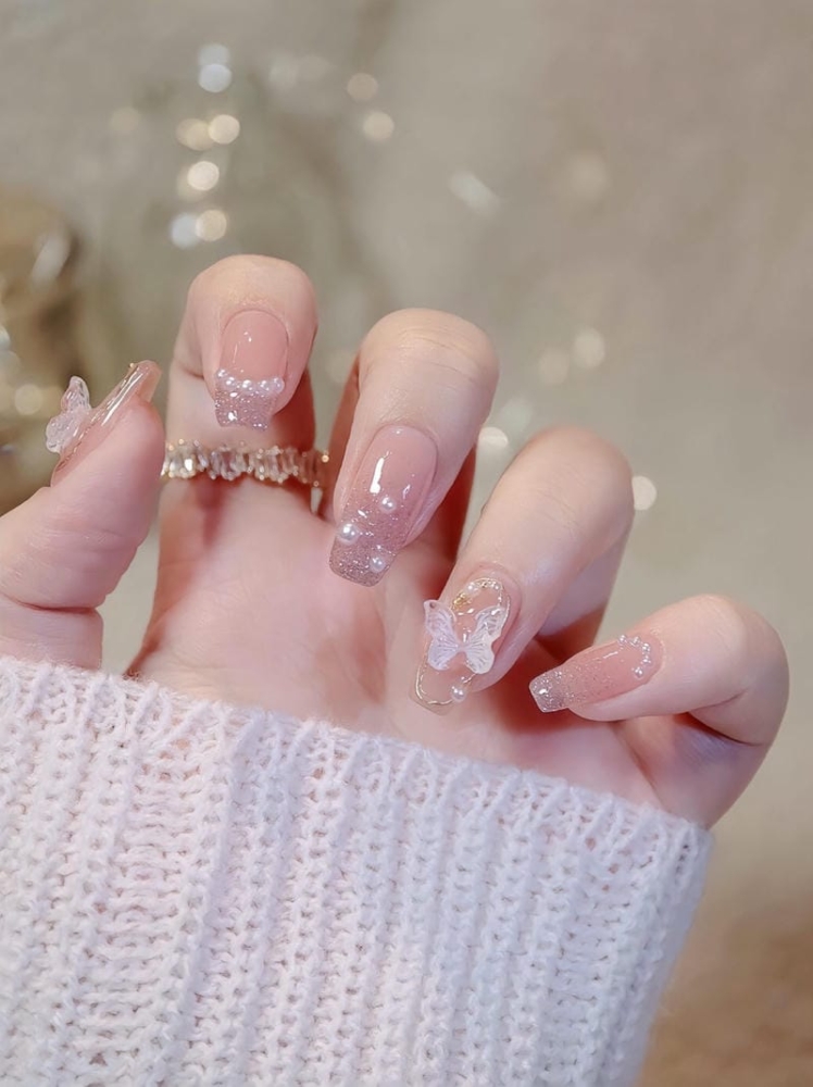 Top 25 mẫu nail bướm vẽ xinh đẹp, quyến rũ và ấn tượng 2 Mau Nail Dinh Buom Don Gian Dep