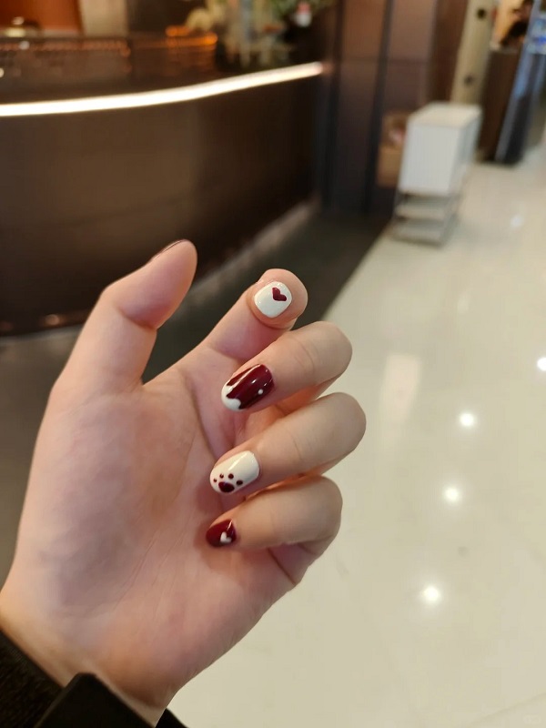 🌺 Mẫu Nail Đỏ Trắng – Sự Kết Hợp “Cháy Phết” Cho Mọi Phong Cách 🌺 22 Mau Nail Do Trang Kieu Phap Hien Dai