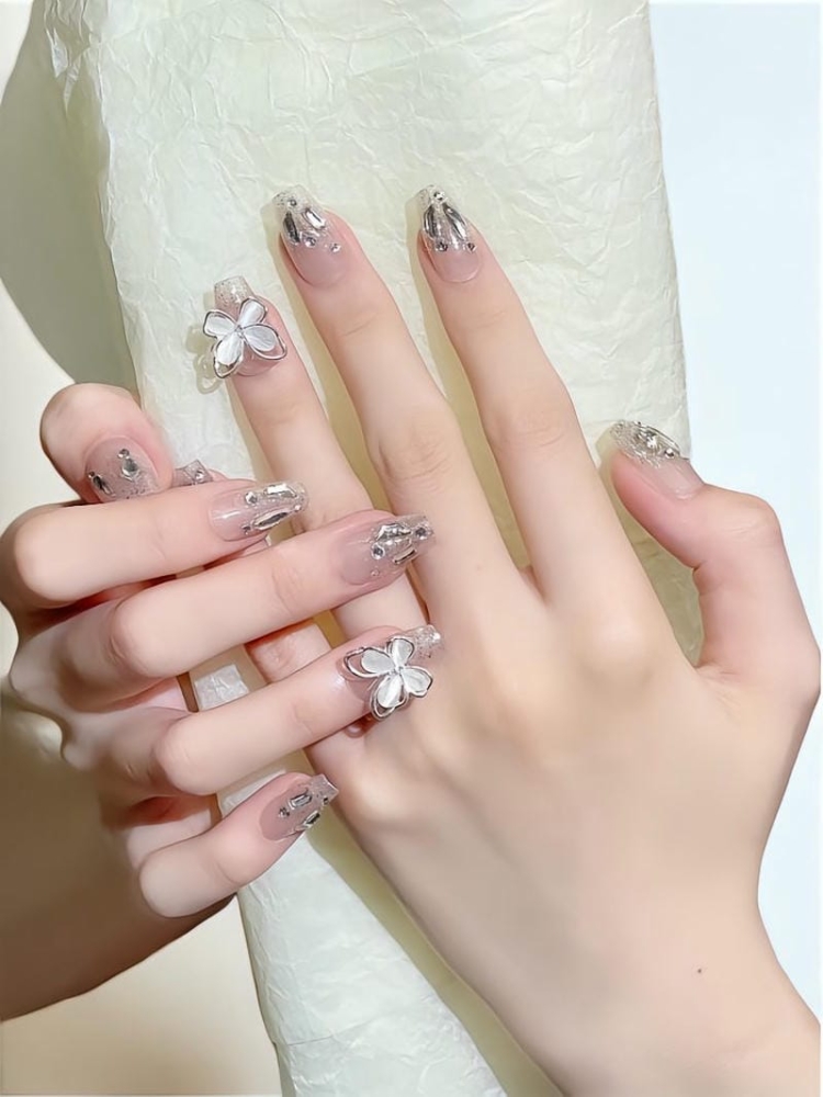 Top 25 mẫu nail bướm vẽ xinh đẹp, quyến rũ và ấn tượng 5 Mau Nail Gan Buom Dep Sang Tay
