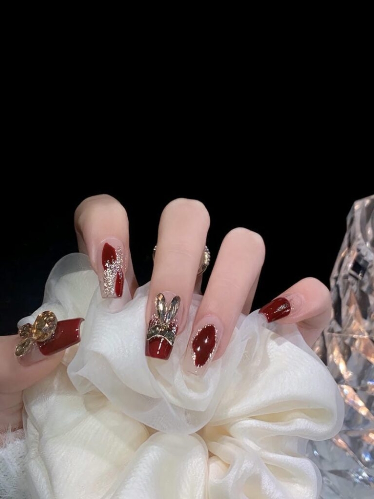 Bộ sưu tập mẫu nail con thỏ dễ thương đáng yêu nhất năm nay Mau Nail Tong Do Ket Hop Dinh Da Hinh Tho Sang Chanh 768x1024