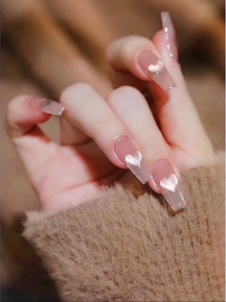 Bộ Sưu Tập Mẫu Nail Trái Tim Đơn Giản Và Đẹp Mê Hồn Cho Các Nàng 9 Mau Nail Trai Tim Mat Meo Don Gian