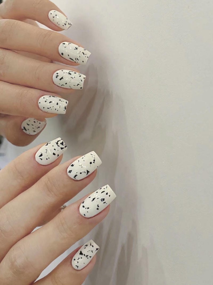 30+ mẫu nail trứng cút độc lạ sáng tạo cho các chị em 3 Mau Nail Trung Cut Don Gian Dep