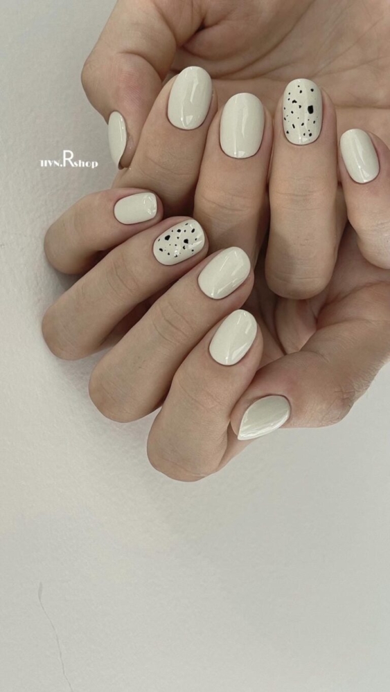 30+ mẫu nail trứng cút độc lạ sáng tạo cho các chị em 5 Mau Nail Trung Cut Mau Trang Xinh Xan 768x1365
