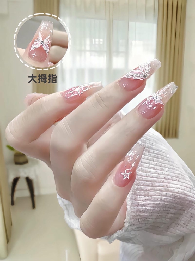 Top 25 mẫu nail bướm vẽ xinh đẹp, quyến rũ và ấn tượng 20 Mau Nail Ve Buom Ket Hop Hieu Ung Ombre