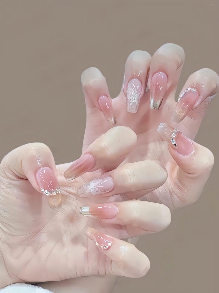 Top 25 mẫu nail bướm vẽ xinh đẹp, quyến rũ và ấn tượng 23 Mau Nail Ve Buom Nhe Nhang
