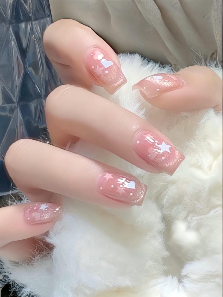 Bộ Sưu Tập Mẫu Nail Trái Tim Đơn Giản Và Đẹp Mê Hồn Cho Các Nàng 11 Mau Nail Ve Trai Tim Be Nhe Nhang