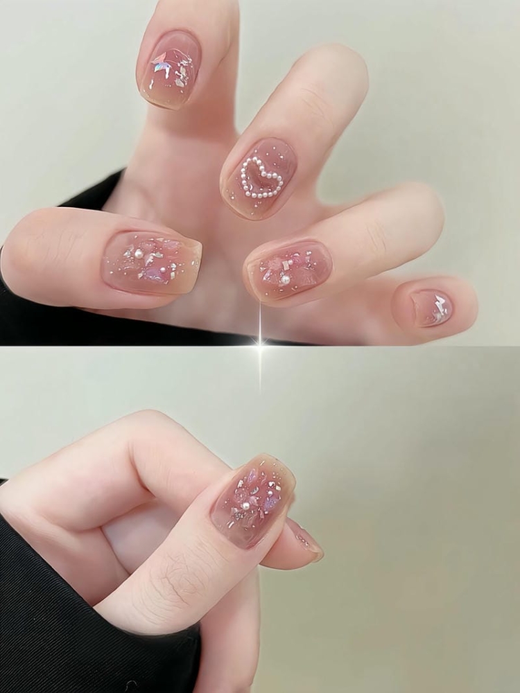 Top những mẫu nail chụp kỷ yếu đẹp siêu xinh cho các nàng 19 Nail Chup Ky Yeu Ket Hop An Nhu Sang Tay