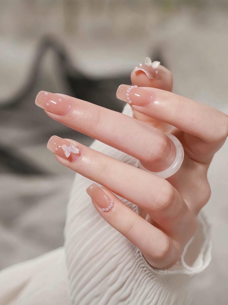 Top 25 mẫu nail bướm vẽ xinh đẹp, quyến rũ và ấn tượng 3 Mau Nail Dinh Charm Buom Nhe Nhang