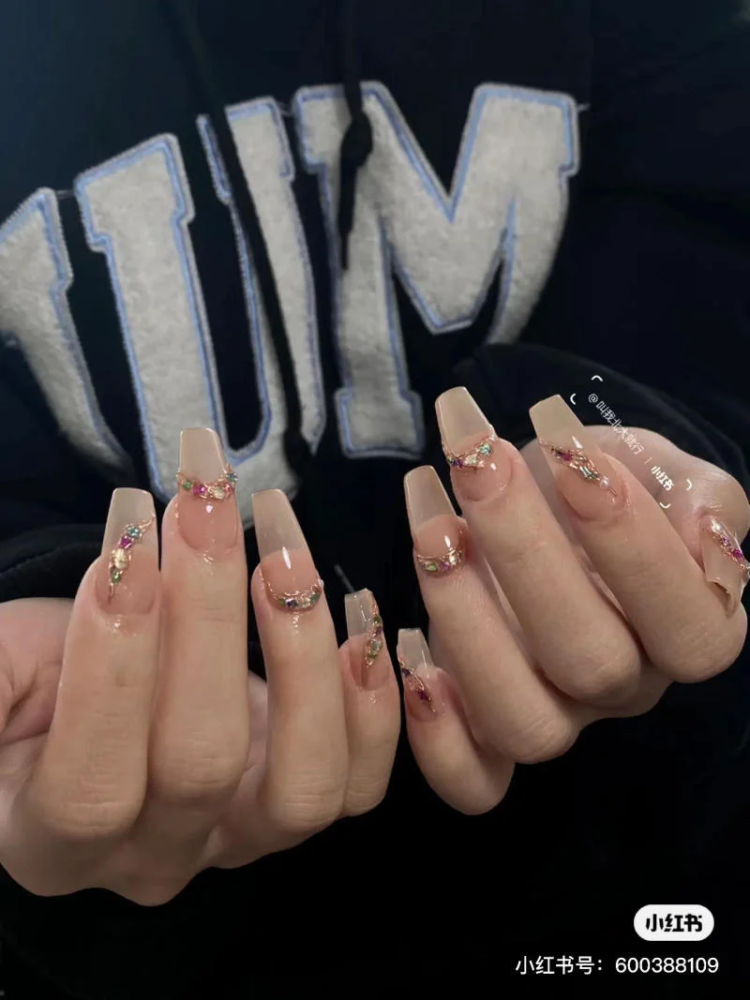 Những Mẫu Nail Đẹp Đơn Giản 2025 Mau Nail Dinh Da 2 F2fb1f0669d54760ac4c99fcf3916684