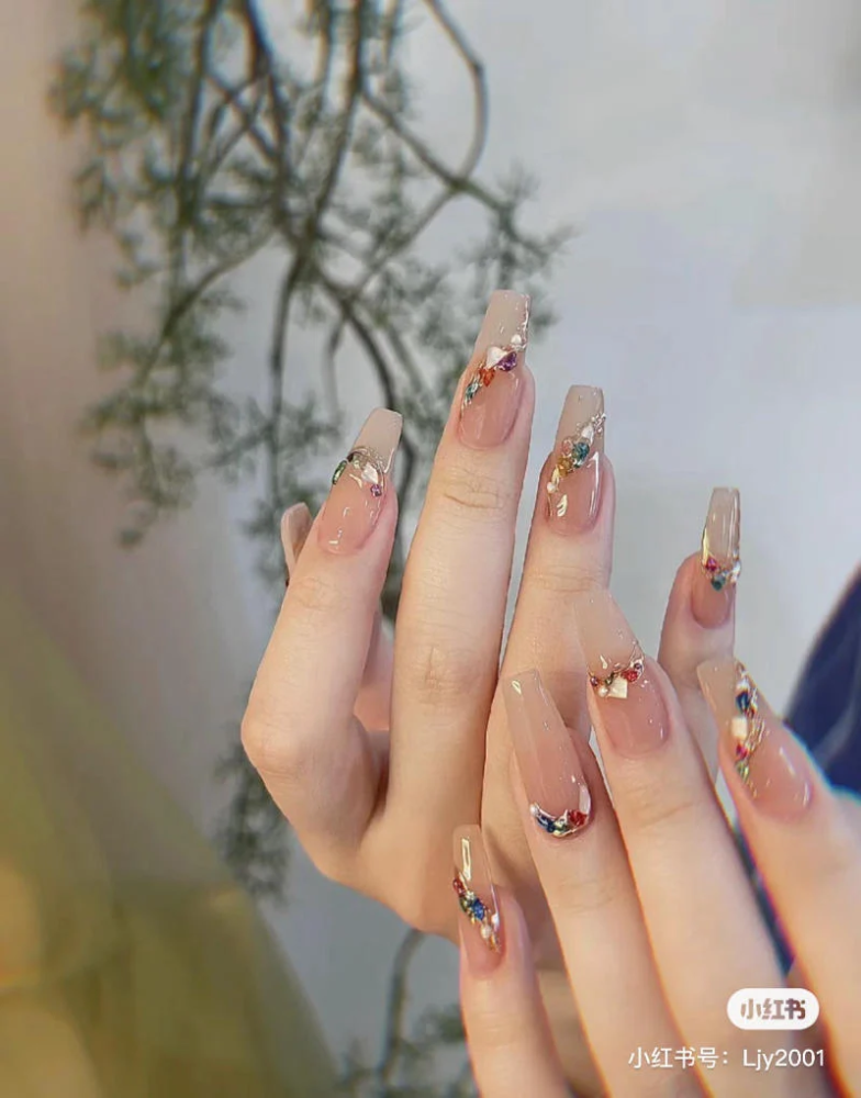 Những Mẫu Nail Đẹp Đơn Giản 2025 Mau Nail Dinh Da 5 1404344b878a457980467d1df497308c
