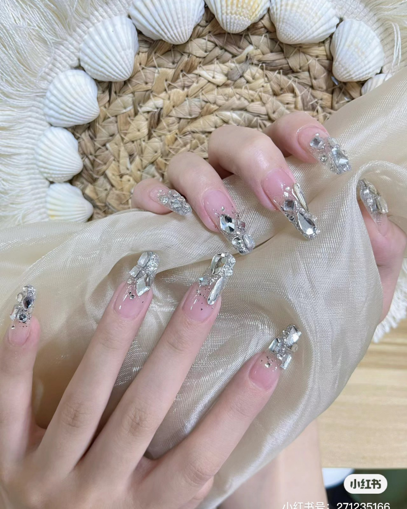 Những Mẫu Nail Đẹp Đơn Giản 2025 Nail Dinh Da 1 926cfbd8c5924a108fb93d093f70f5bf