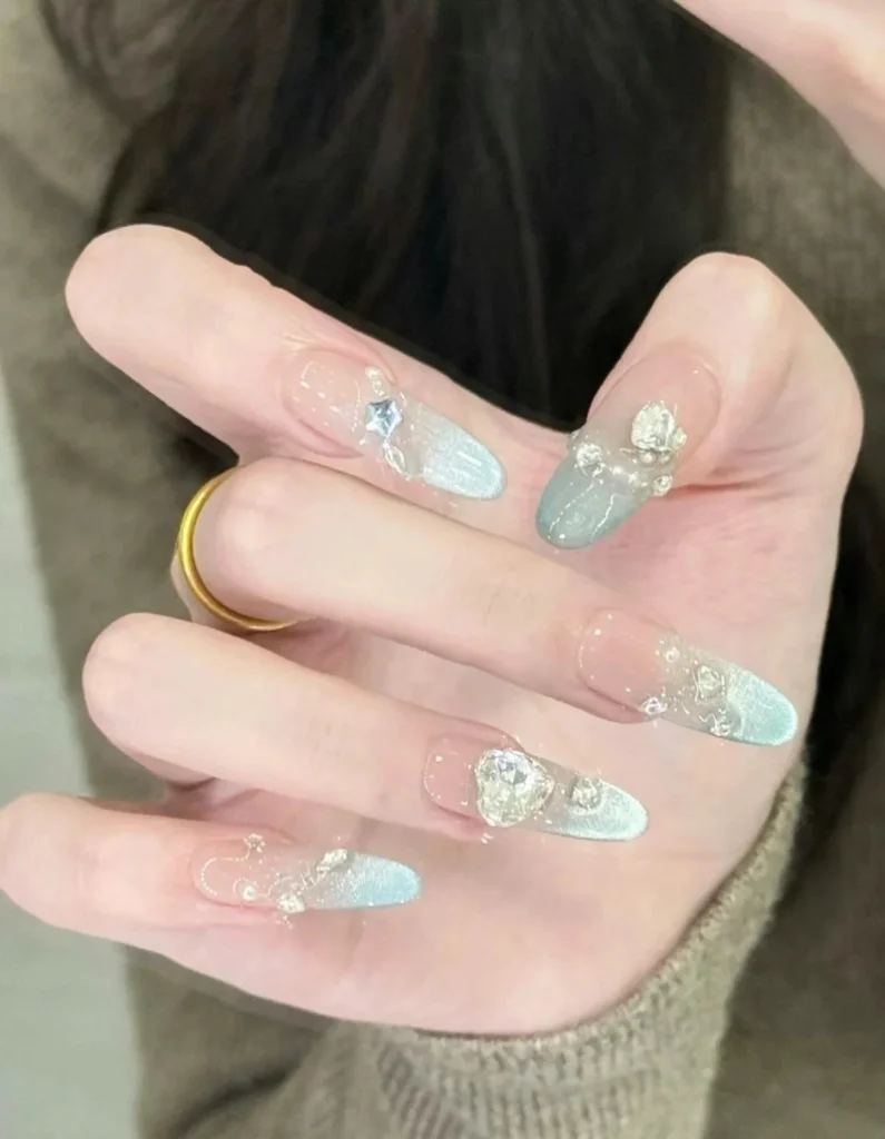 30 Mẫu nail xanh dương pastel nhẹ nhàng cho nàng bánh bèo 1 Nail Xanh Duong 23 795x1024
