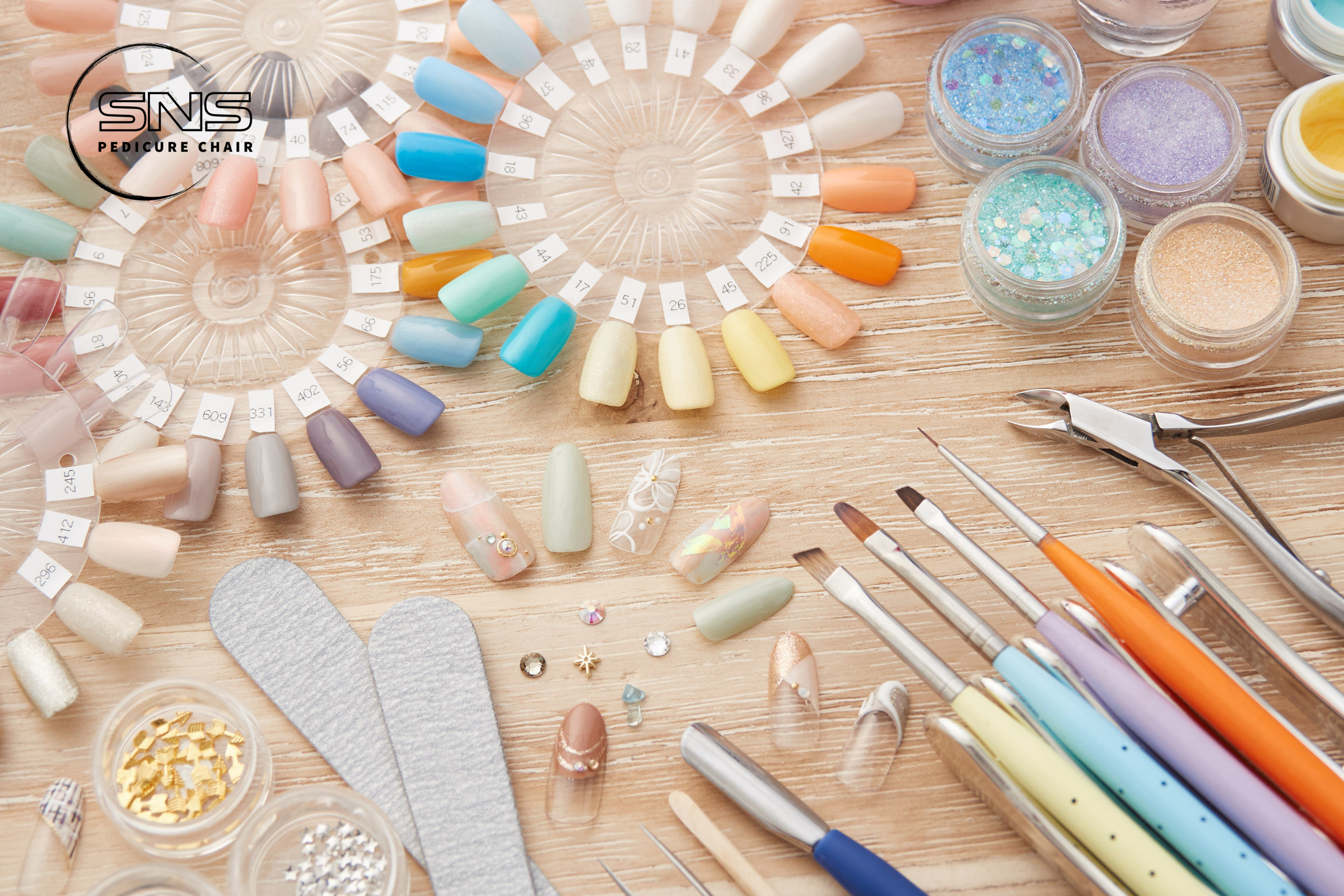 Bên trong tiệm nail với ghế pedicure
