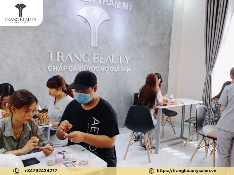 Bí quyết chăm sóc móng tay hot trend bền màu, lựa chọn trung tâm uy tín