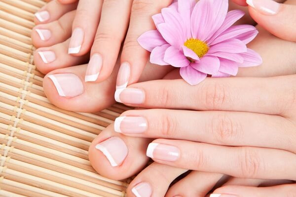 Bộ dụng cụ cơ bản để tự làm móng chân vuông đẹp tại nhà