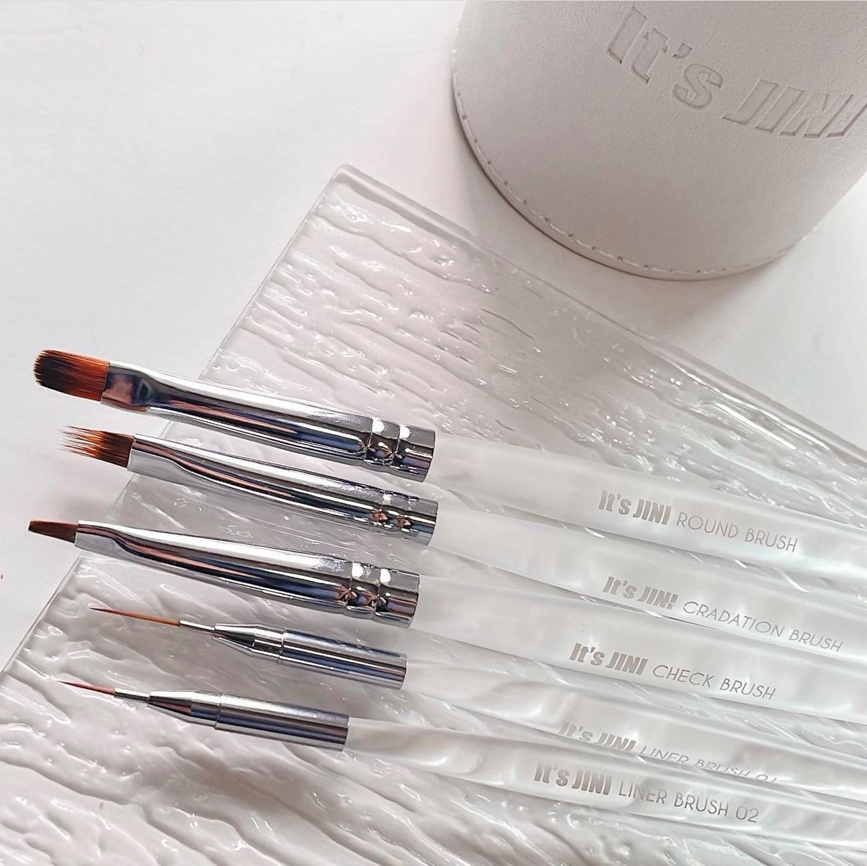 Bộ dụng cụ làm nail cơ bản tại nhà