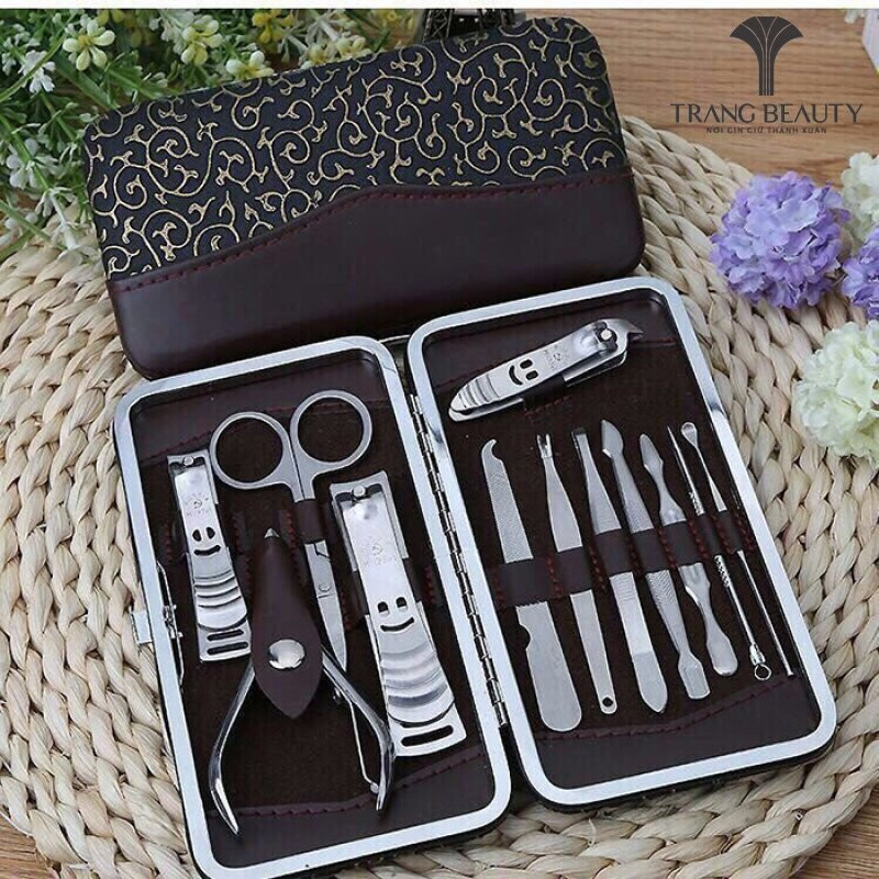 Bộ kềm cắt móng tay chuyên dụng là dụng cụ không thể thiếu cho việc làm móng tại nhà.