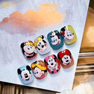 Bộ móng tay đẹp cho bé với hình chuột Mickey đáng yêu luôn khiến các bé yêu thích