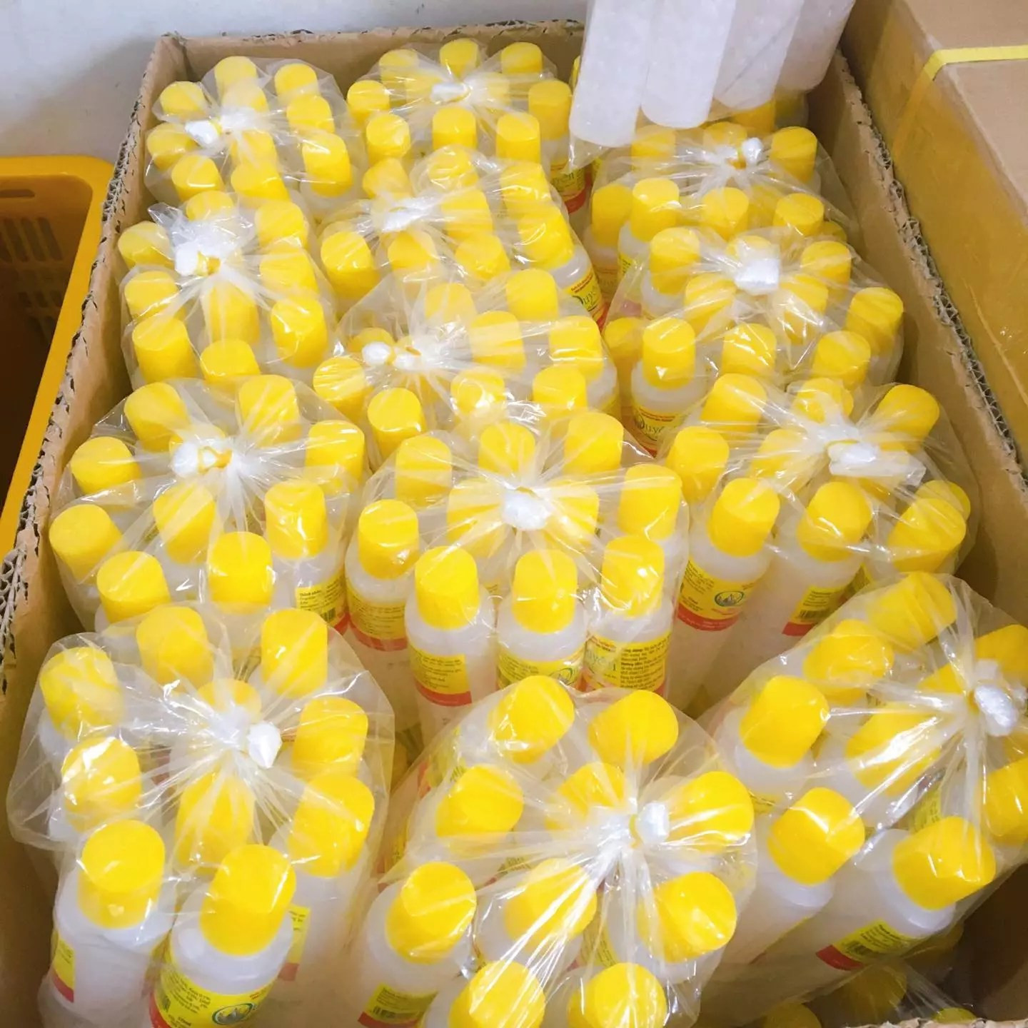 chai acetone tẩy sơn móng