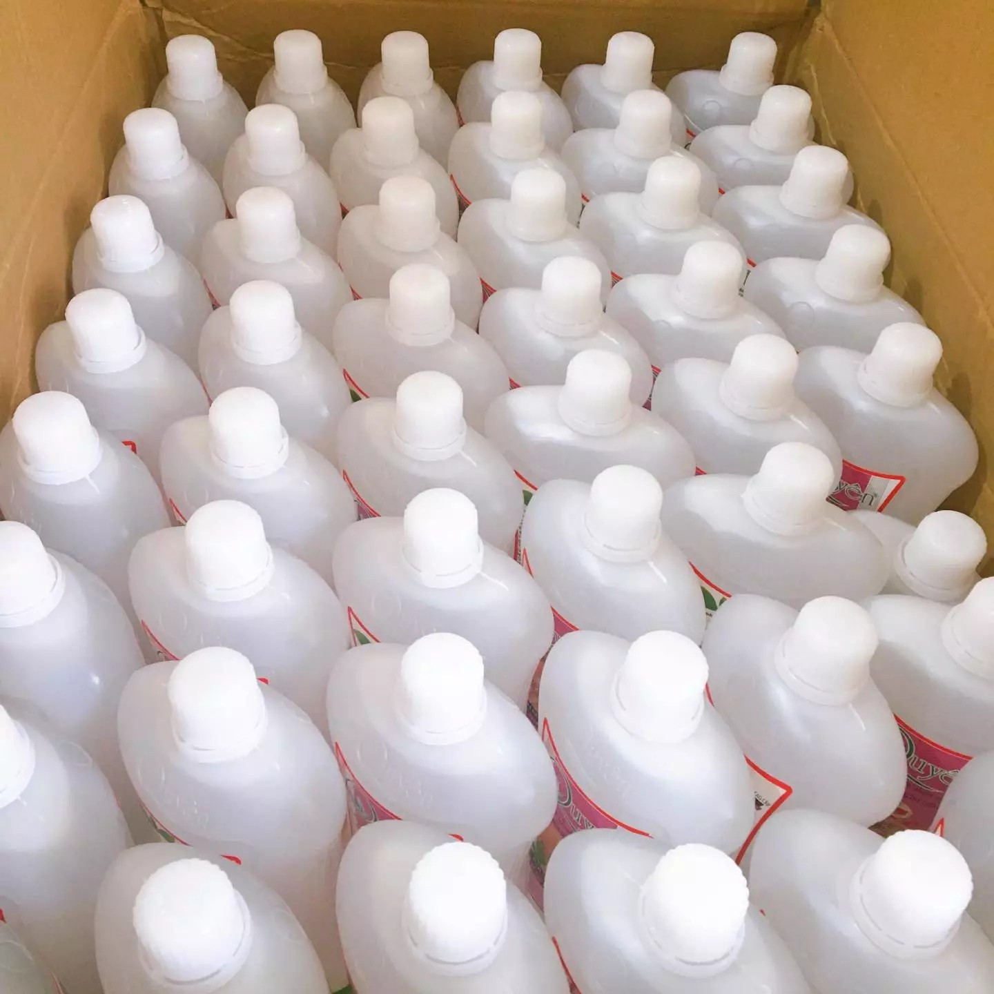 chai nước rửa móng tay tẩy sơn acrylic và móng tay gel